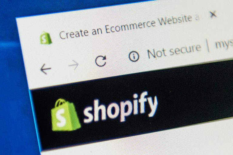 Manage product variants in shopify
