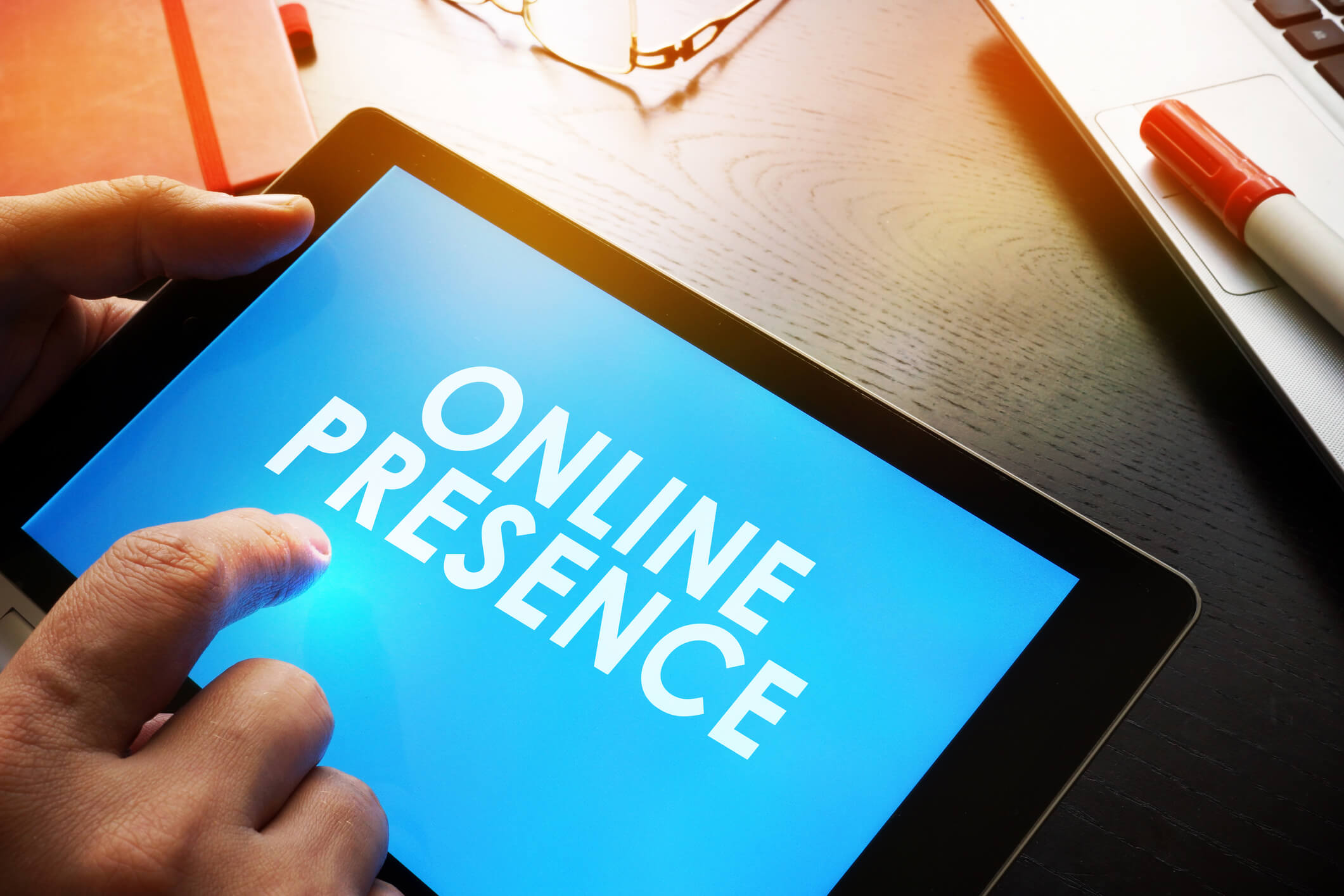 Internal linking strategy for scalable eCommerce site structure and authority flow